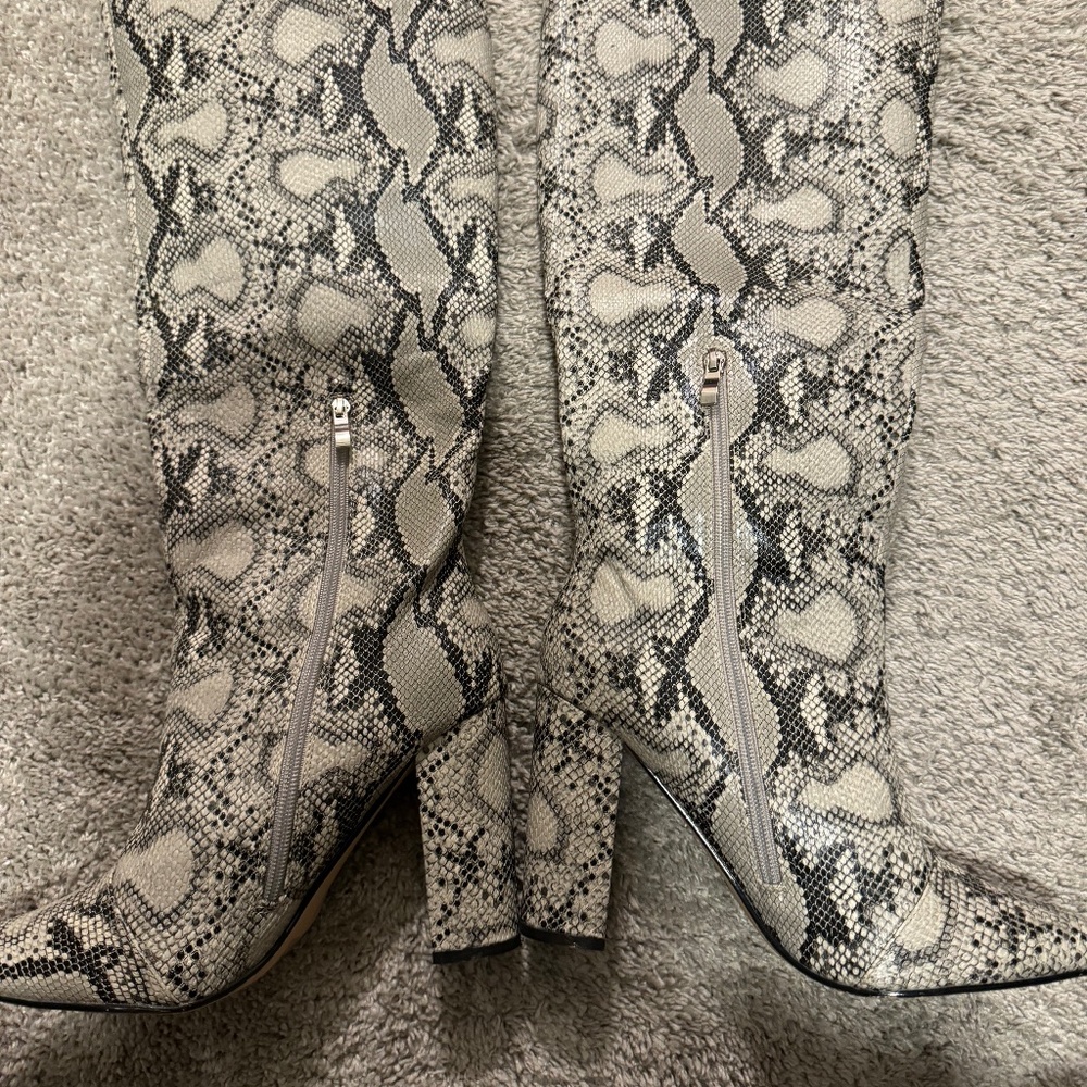 Boots like new worn once